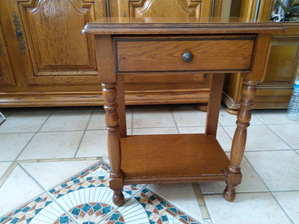 Table de nuit/chevet en ch&ecirc;ne Meubles