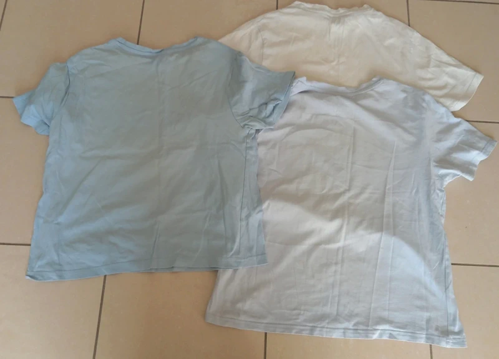 Lot de tee shirts S Vêtements