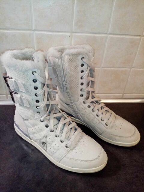 Boots fourr�es femme 15 Villars-les-Dombes (01)