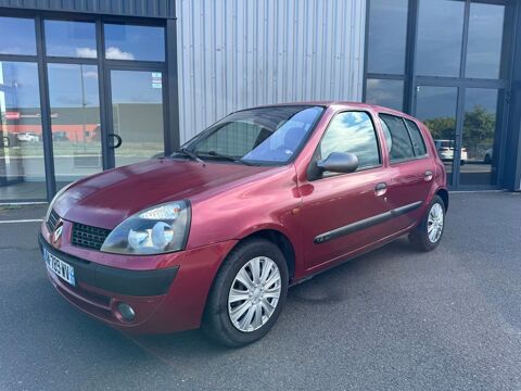 Renault clio 1.4i finition privil&egrave;ge 2000 euro
