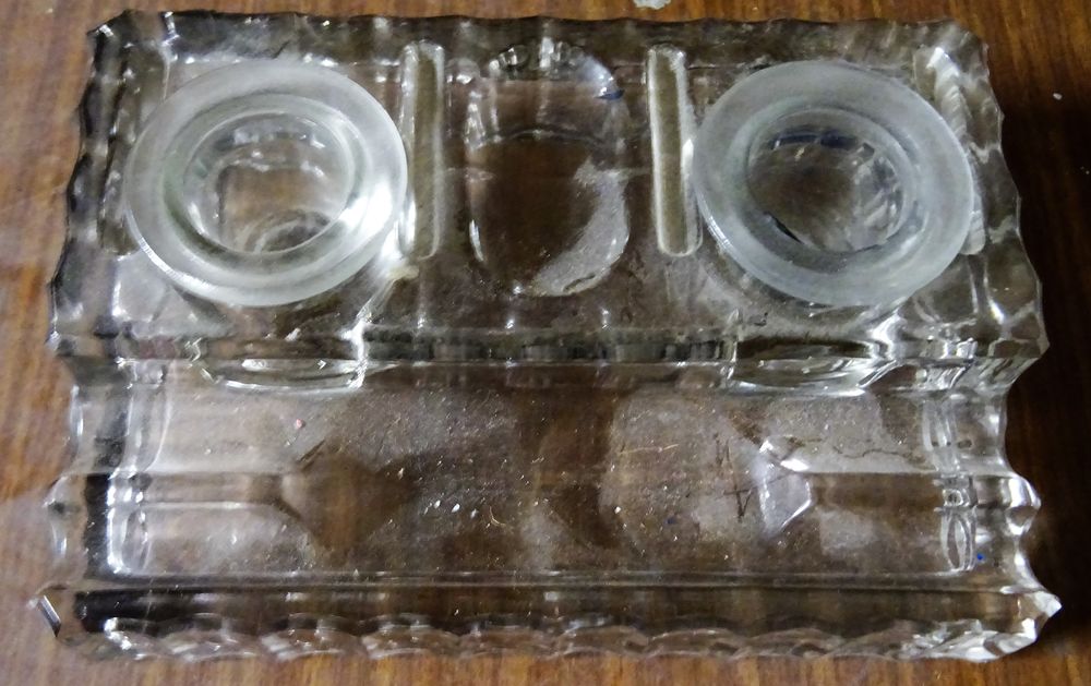 Encrier ancien en verre Décoration