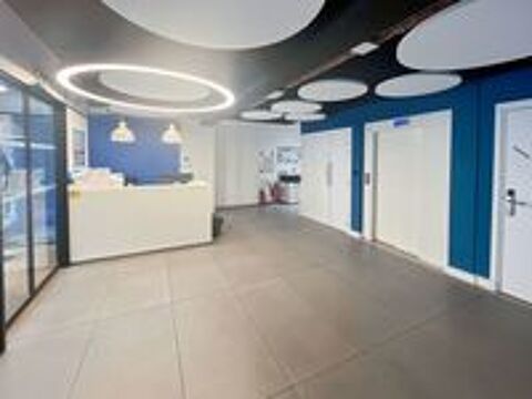   Trouvez un espace de bureau  Paris, 29 Rue Blanche pour 5 personnes o tout est pris en charge 