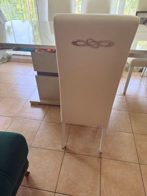 Table + 4 chaises Tremblay-en-France (93)