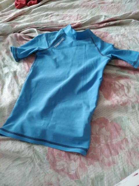 Shirt shorts taille 6 ans 15€ 15 Accolay (89)