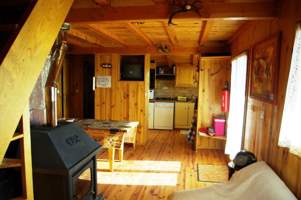   BUGARACH/ PAYS CATHARE/ AUDE/ HAUTES-CORBIRES/ CHALET/ Languedoc-Roussillon, Camps-sur-l'Agly (11190)