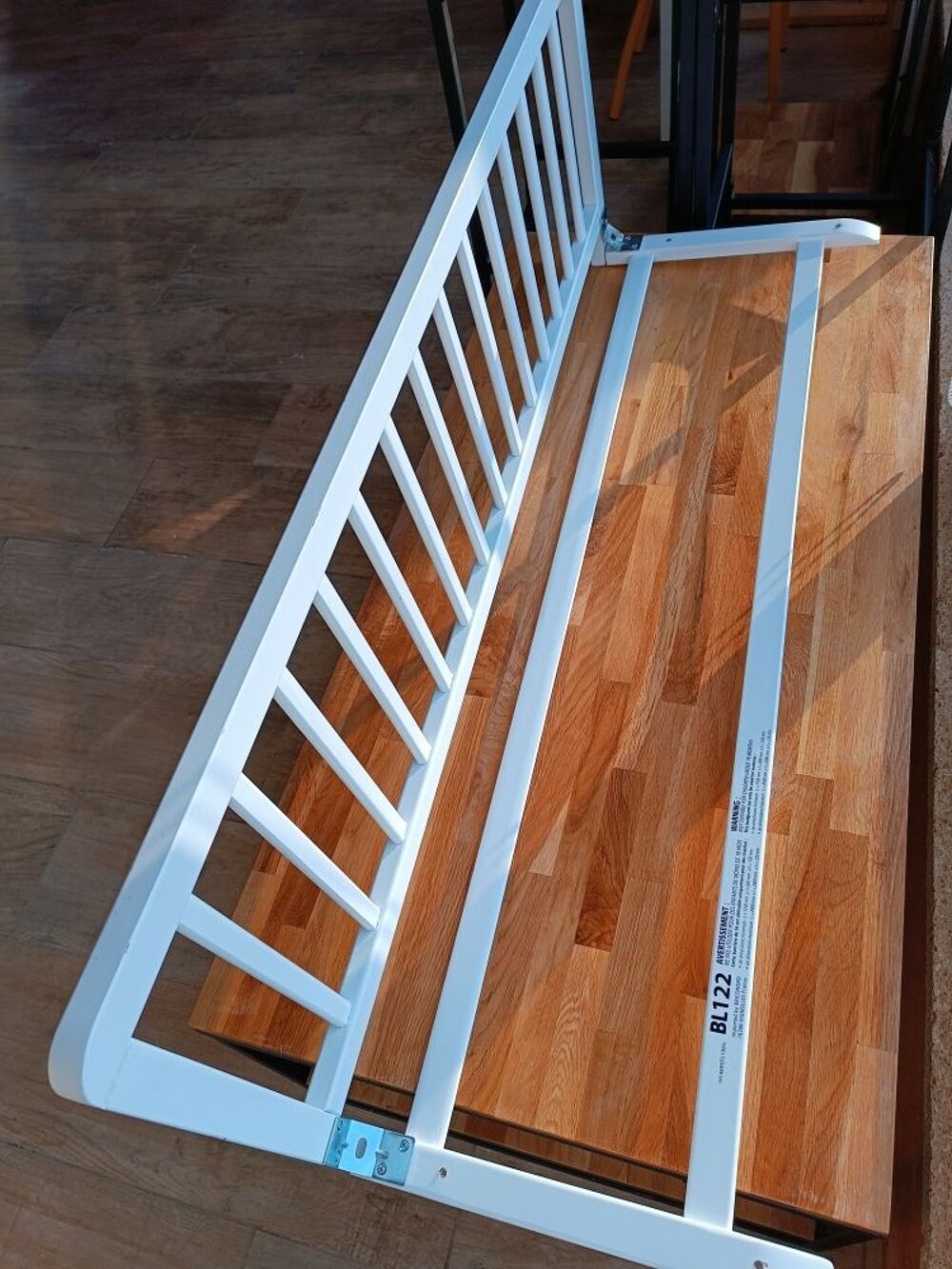 Barri&egrave;re de lit en bois Puériculture