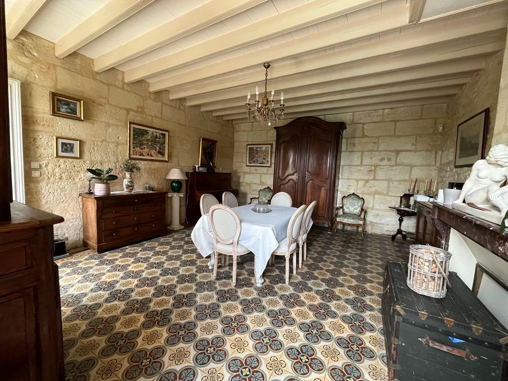Vente Propriété/Château Maison girondine située au calme Aubie-et-espessas