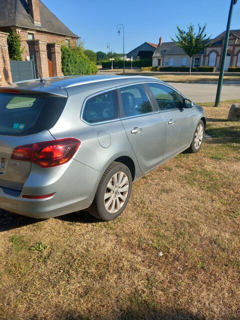 Opel astra Sports Tourer 1.7 CDTI 125 ch FAP Cosmo