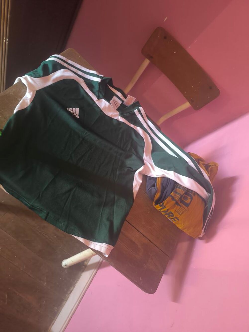 15€ deux pyjamas short et t-shirt manches Vêtements enfants
