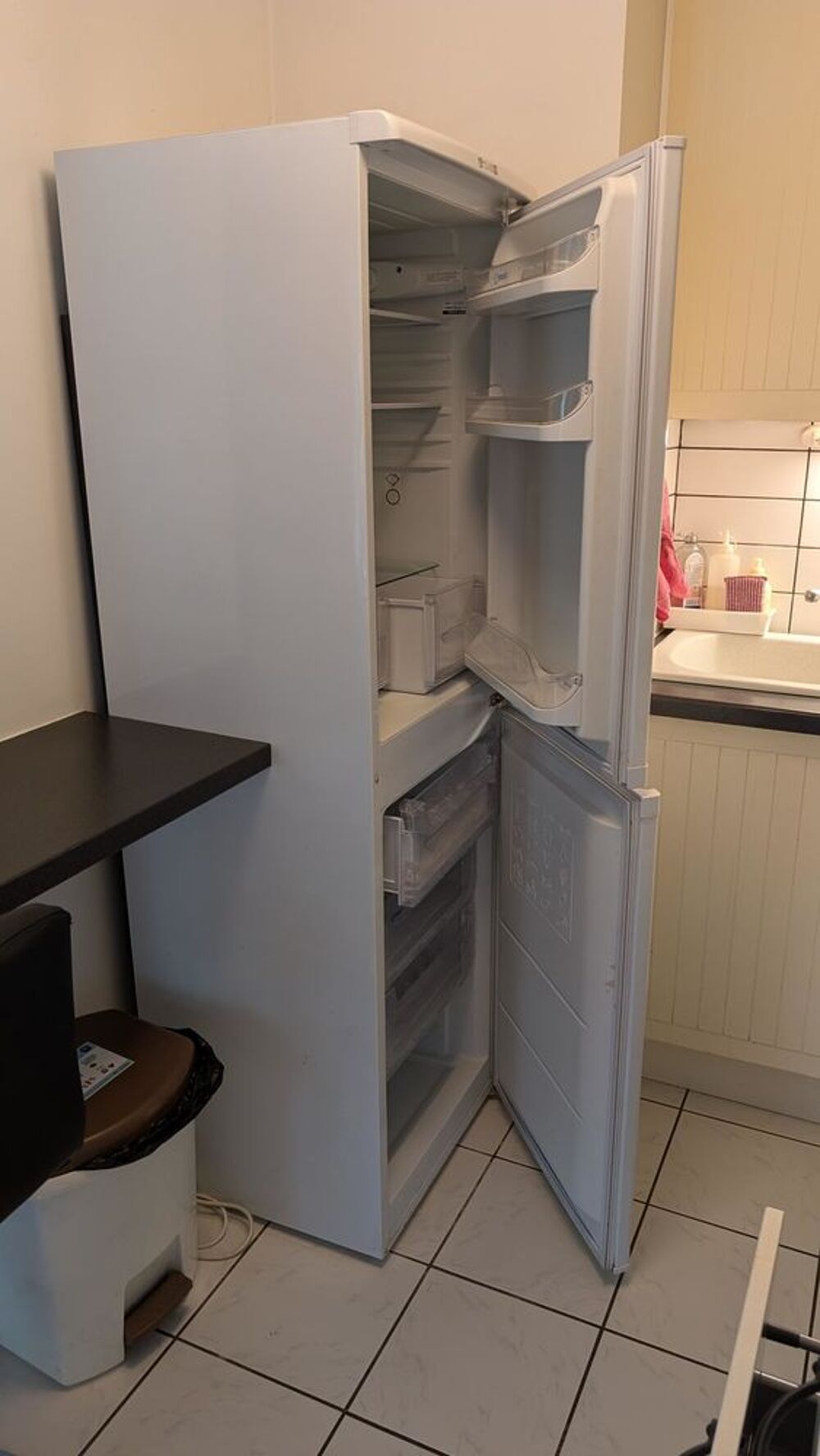 Frigo-Cong&eacute;lateur (Ind&eacute;sit Classe A+) Electroménager