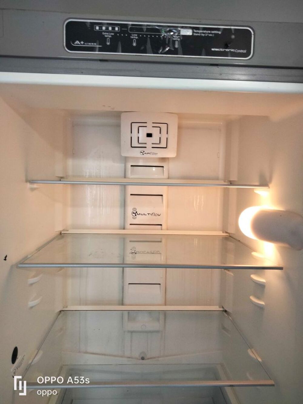 en cause d&eacute;m&eacute;nagement un frigo cong&eacute;lateur casi Neuf Whirlpool &agrave; 250€ et une machine &agrave; laver &agrave; 100e merci Electroménager