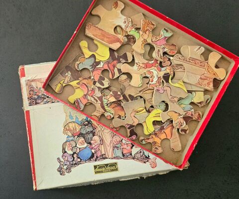 Puzzle en bois de 1958, Blanche neige et 7 nains Walt Disney 18 Buxerolles (86)