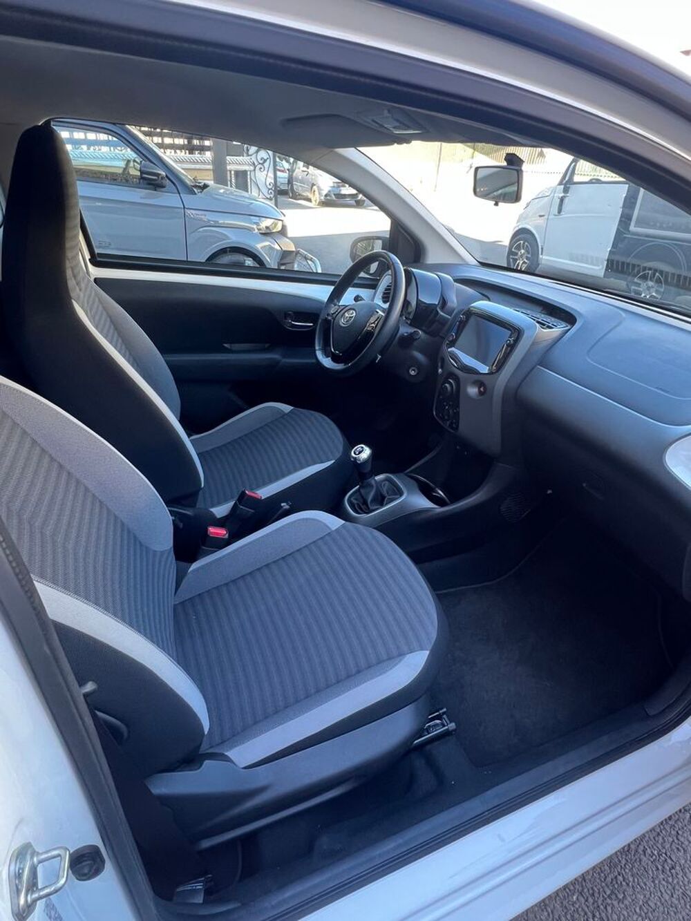 Aygo Pro 1.0 VVT-i x-play 2019 occasion 94200 Ivry-sur-Seine