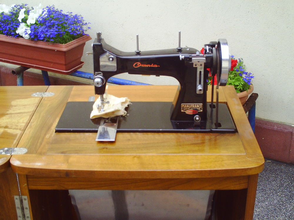 machine a coudre Meubles