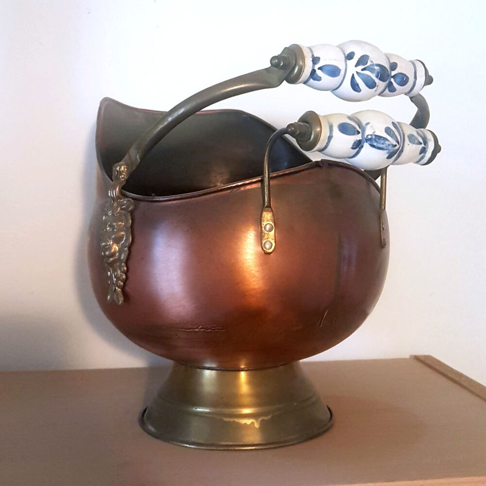 Ancien seau &agrave; charbon, vintage Décoration