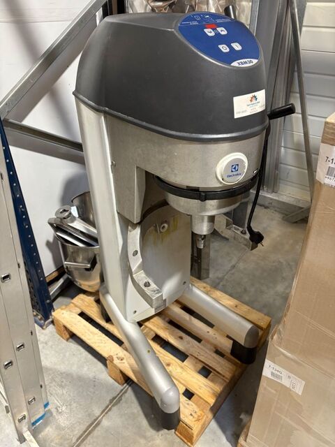 batteur m�langeur XBM30 en bon �tat
2500 Saint-Malo (35)