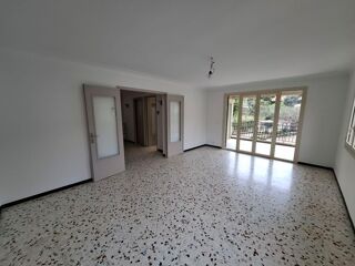  Appartement à louer 5 pièces 140 m²