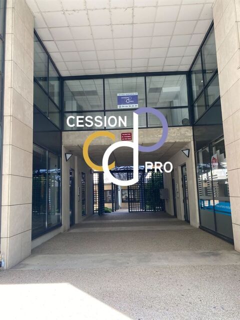 À LOUER 113m2 DE BUREAUX REMIS À NEUF,  AVENUE JEAN JAURÈS À NÎMES 1800 30900 Nimes