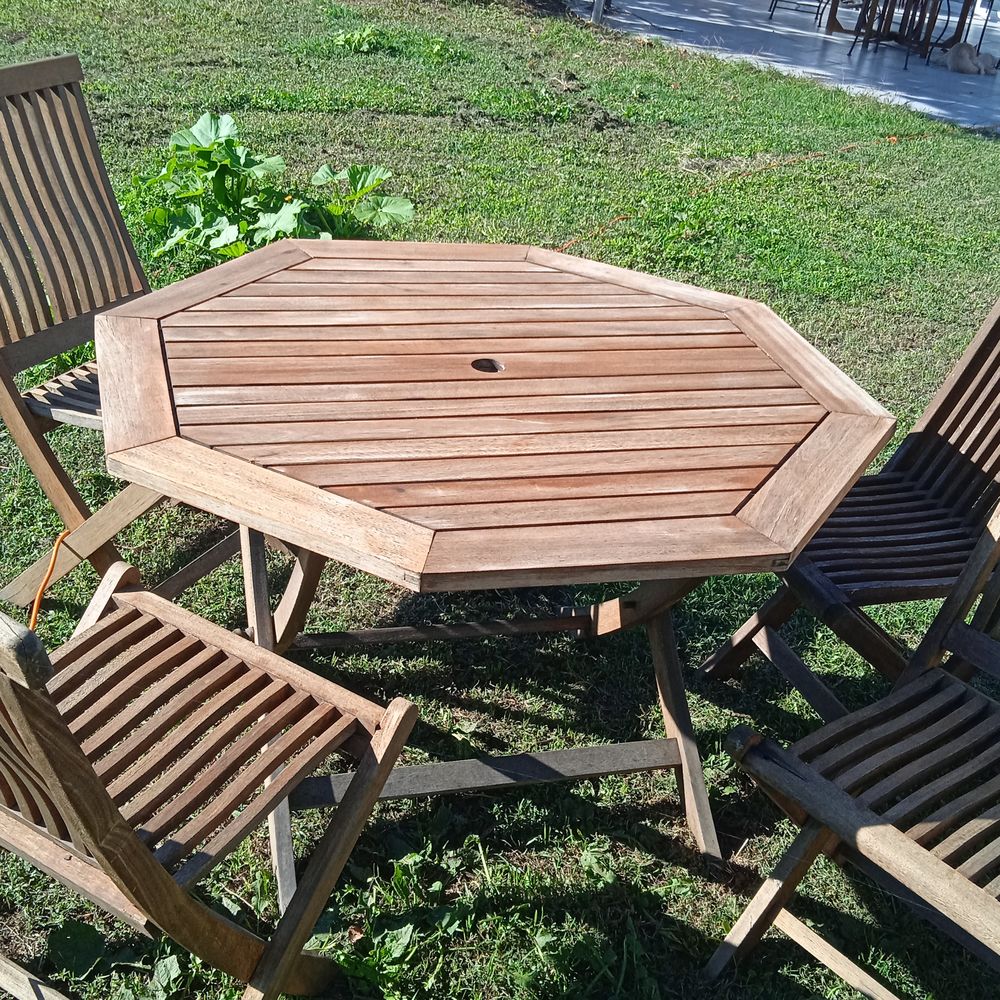 Table de jardin octogonale diam&egrave;tre 1110 teck + 3 chaises Meubles