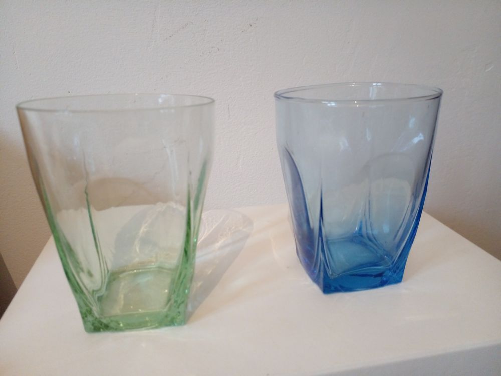  verre &agrave; eau 6 couleur bleu et 6 couleur vert Dcoration