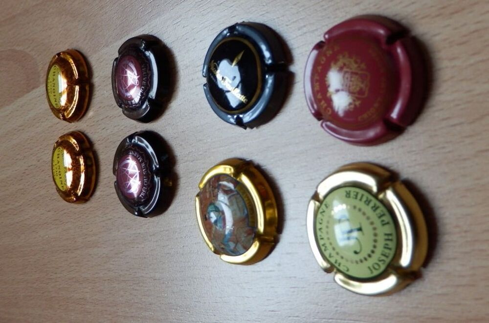 Capsules (8) de champagne : Tr&egrave;s bon &eacute;tat 