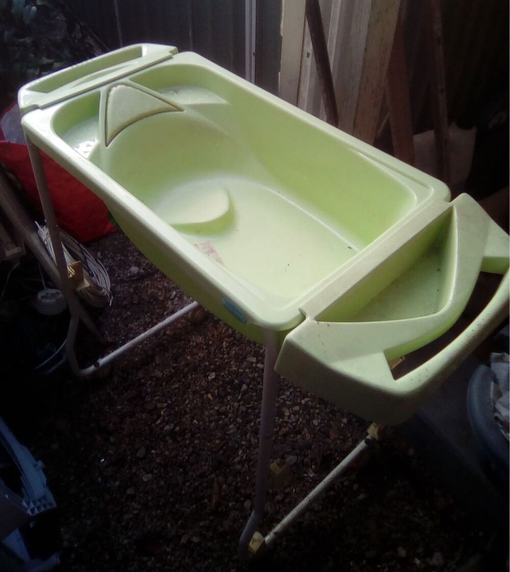 baignoire suspendue Puériculture