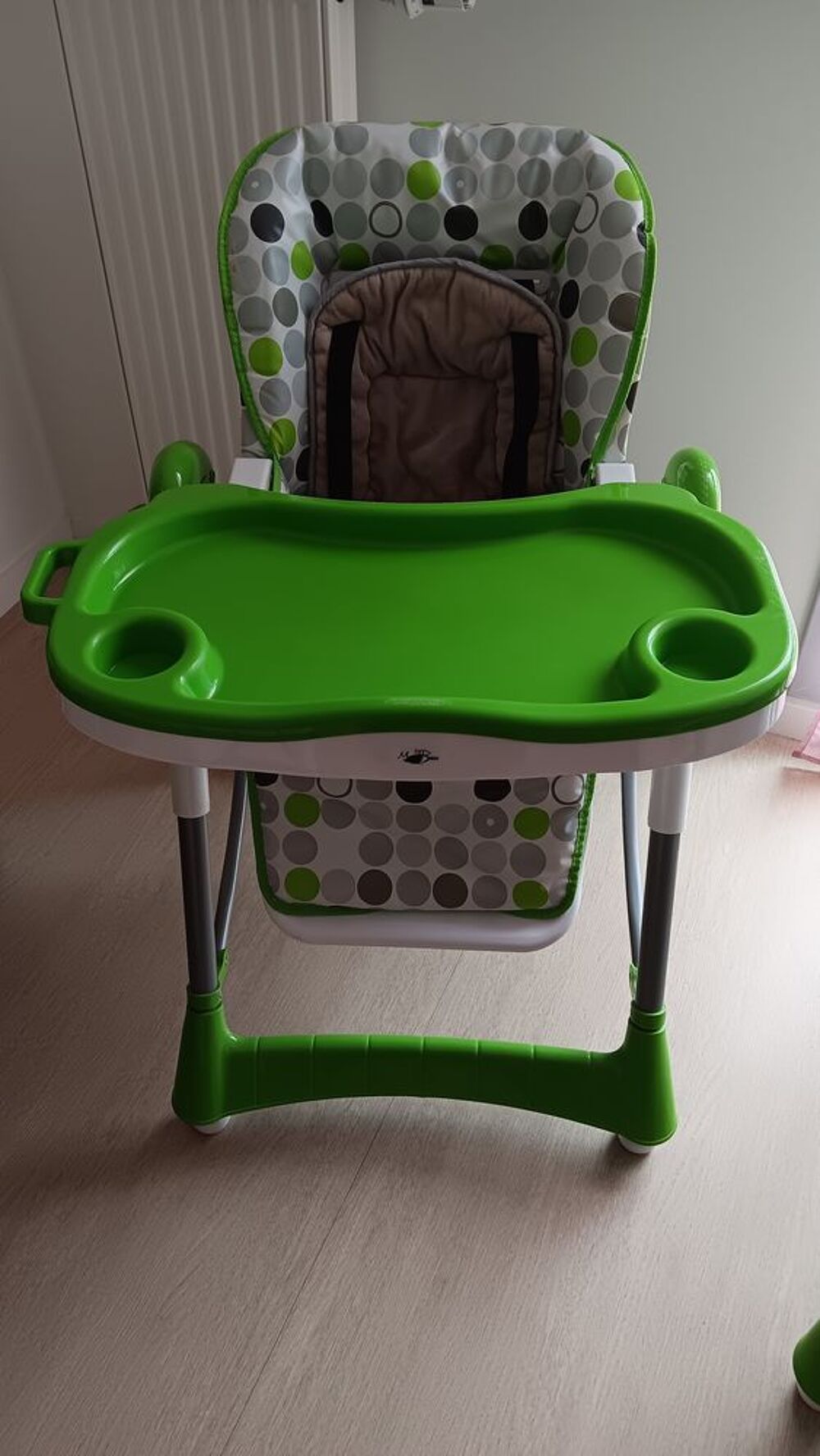 chaise haute Monsieur B&eacute;b&eacute; Puériculture