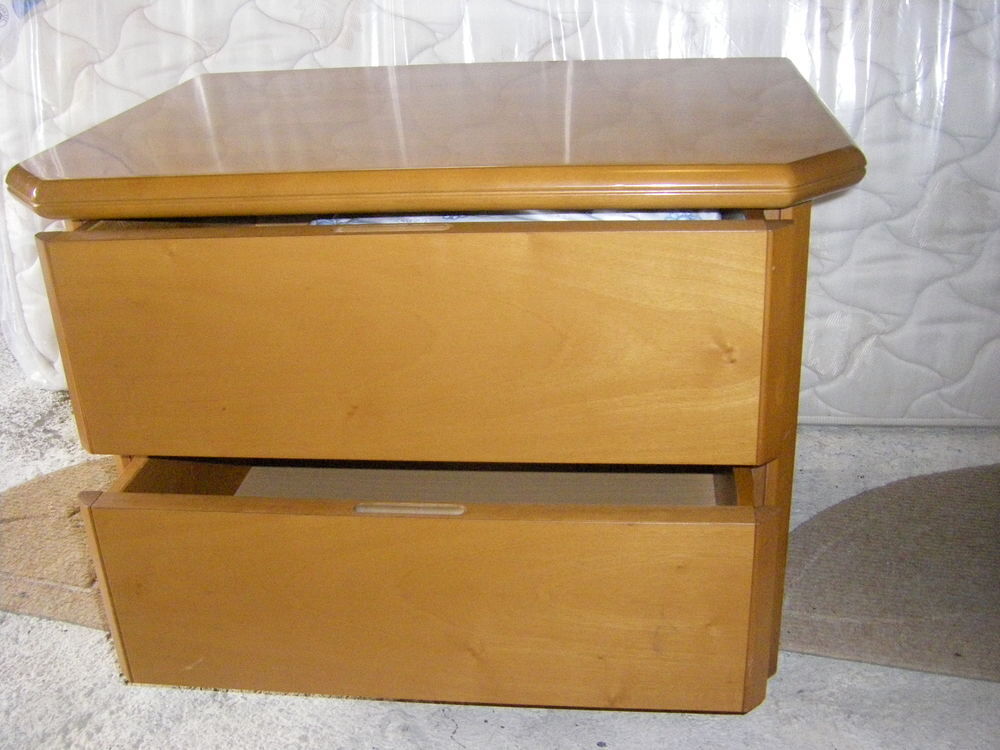 2 tables de chevet en bois Meubles