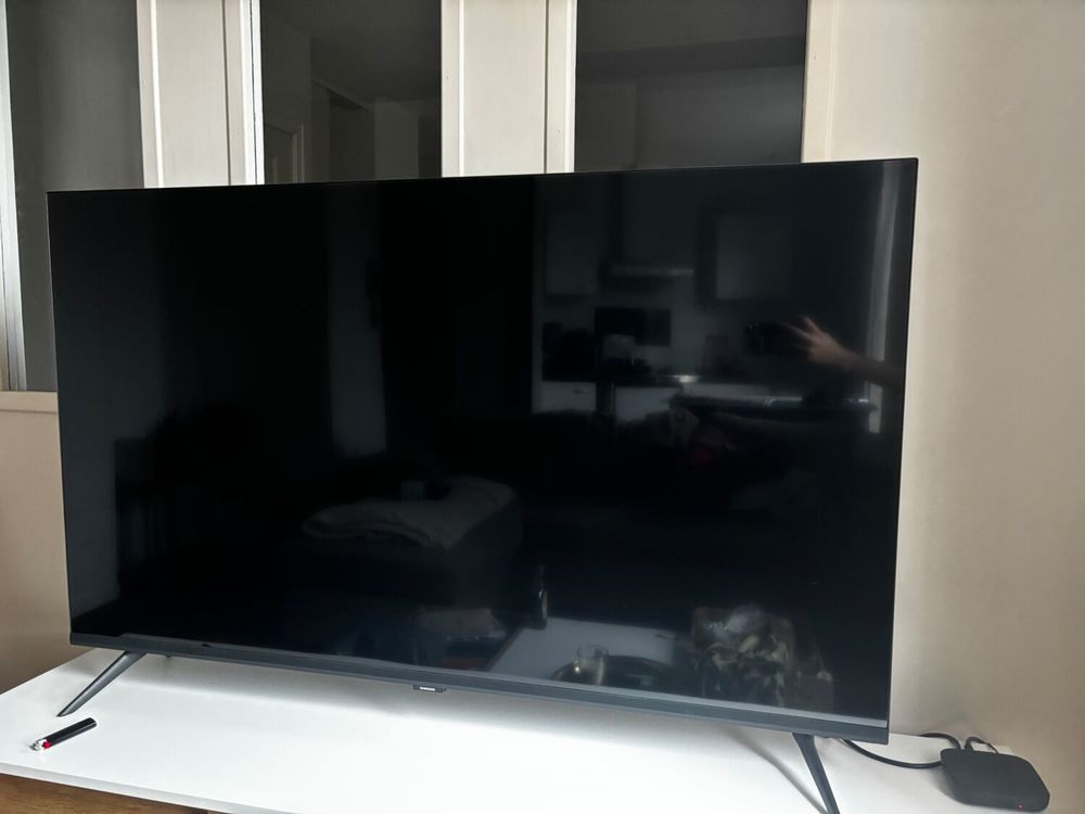 T&eacute;l&eacute;viseur LED Grand &Eacute;cran avec Smart Hub Photos/Video/TV