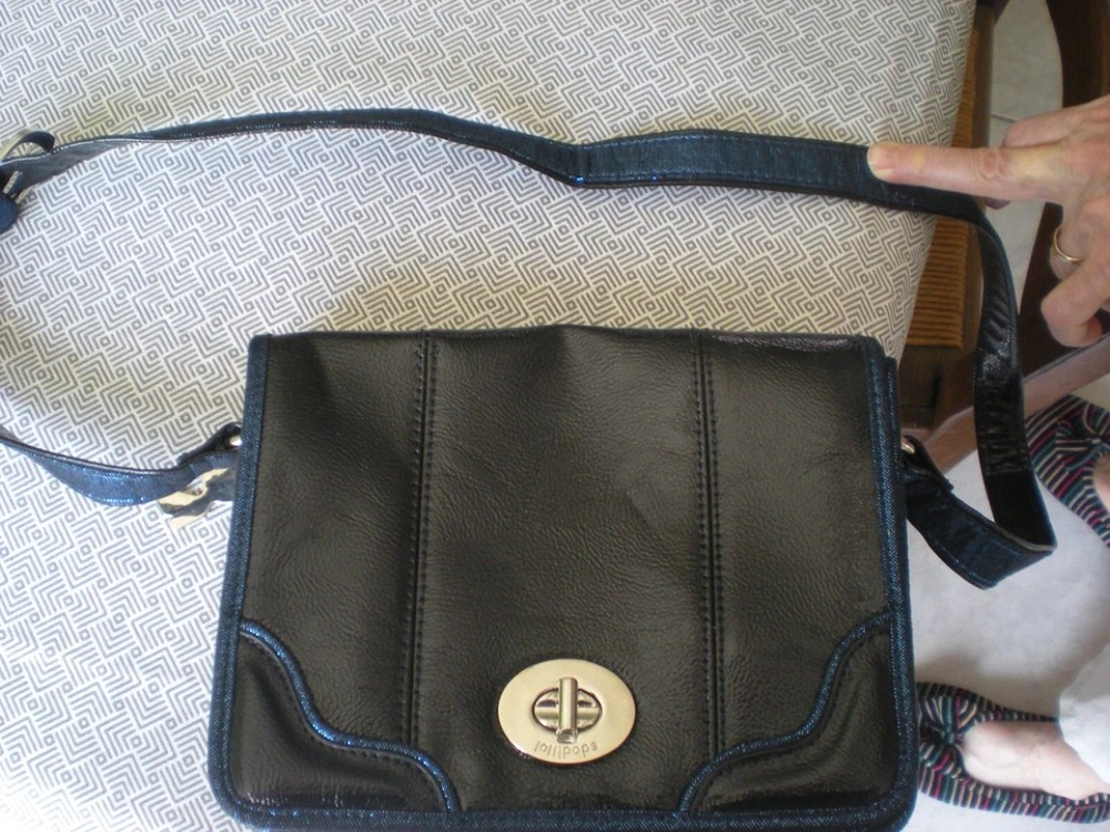 SAC A MAIN MARQUE LOLLIPOPS COULEUR NOIR COMME NEUF Maroquinerie