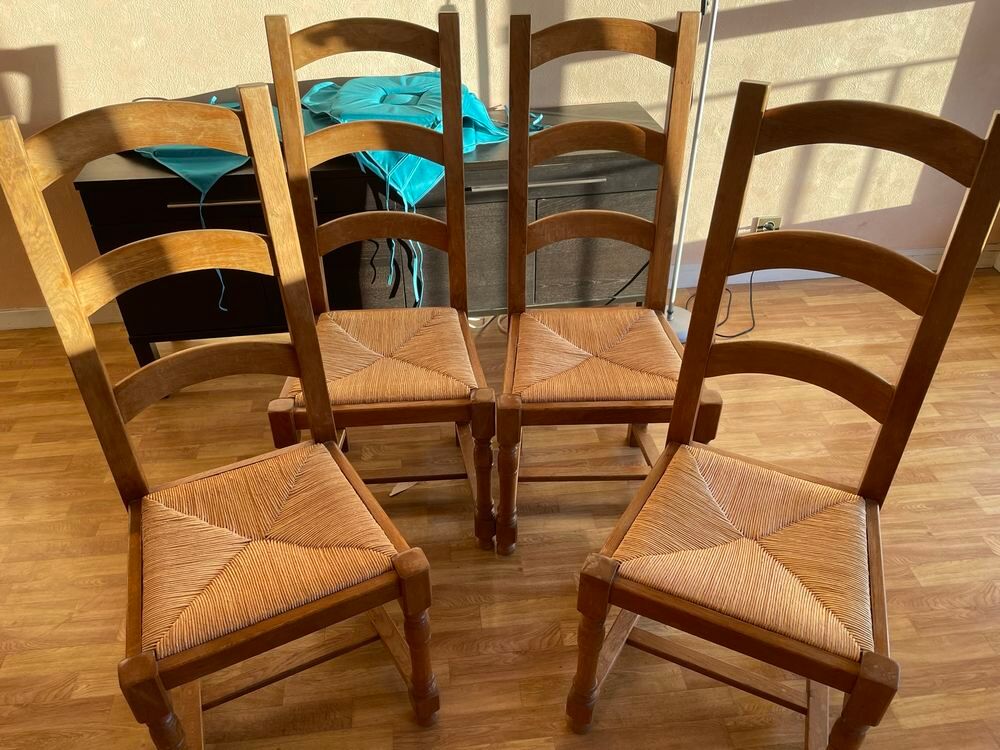 Lot de 4 chaises en bois massif Meubles