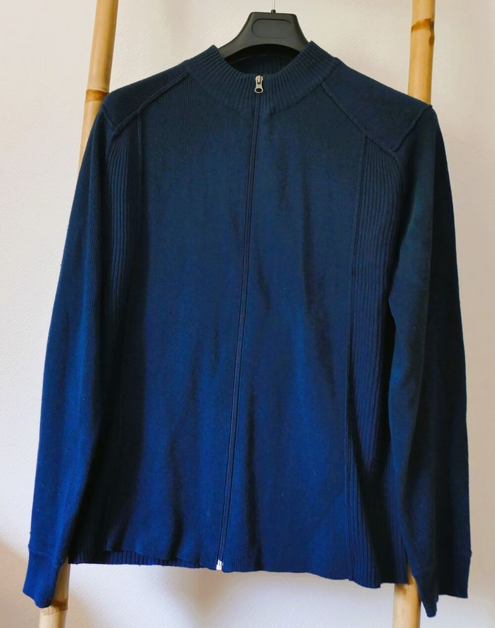 Lot de 2 pulls l&eacute;gers + 1 gilet pour soir&eacute;es fra&icirc;ches estiva Vêtements