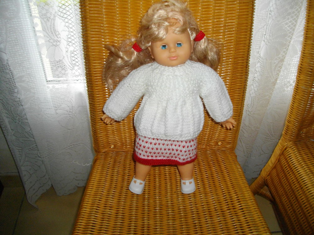POUPEE (40 CM) AVEC SES VETEMENTS Jeux / jouets