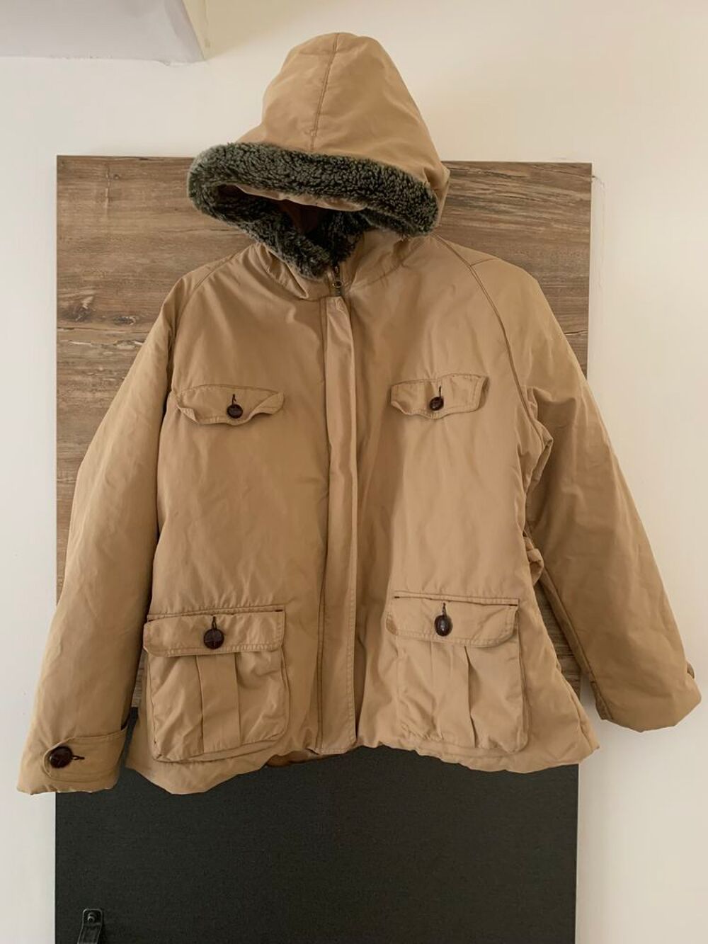 Blouson femme avec capuche " Autre ton " Vêtements