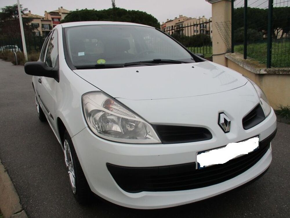 Clio III CLIO III 1.2 16V 75CV 2007 occasion 06600 Antibes