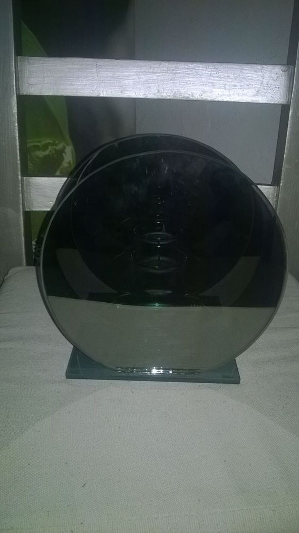 Bougeoir &agrave; Reflets infinis
Neuf
Rond en verre
19.5 cm de Décoration