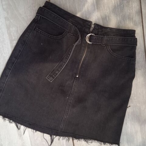 Jupe noire marque Hollister Taille 3 ultra high rise sxirt c 6 Saint-Rambert-d'Albon (26)