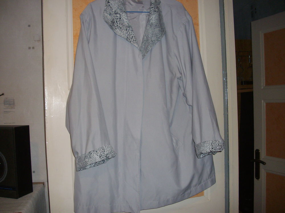 3 anoraks gris Vtements