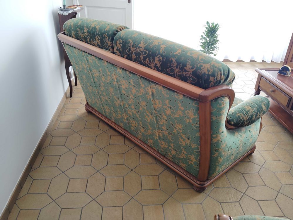 canap&eacute; et deux fauteuils Meubles