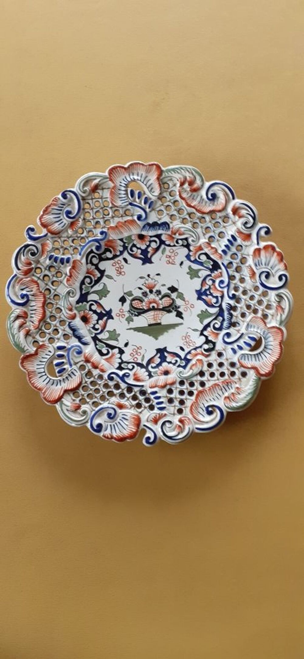 Assiette d&eacute;corative en fa&iuml;ence Rouen fait main Décoration