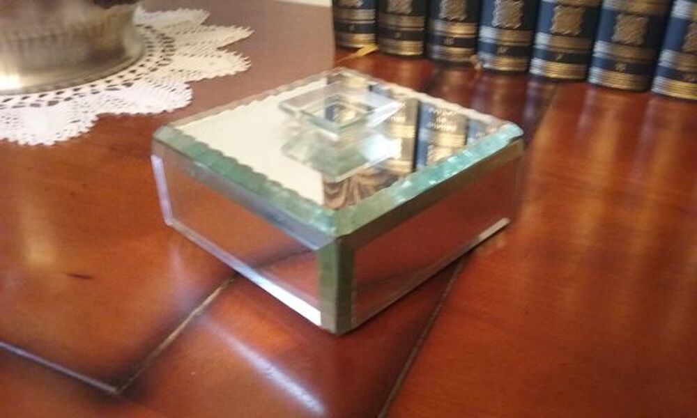 Coffret &agrave; bijoux 10,5 x 10,5 en miroir &agrave; facettes Bijoux et montres