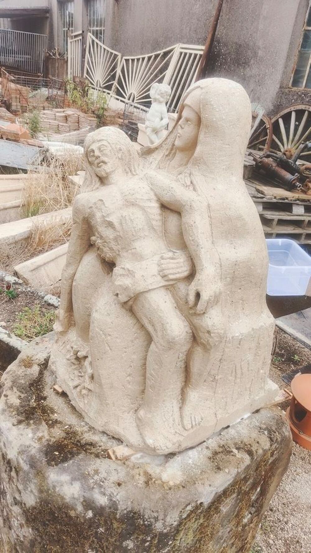 Pi&egrave;ta en pierre Décoration