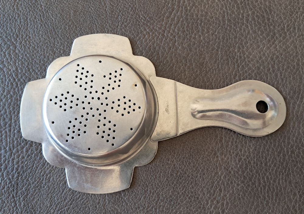 passoire filtre passe th&eacute; passe lait estampill&eacute; fr inox Cuisine