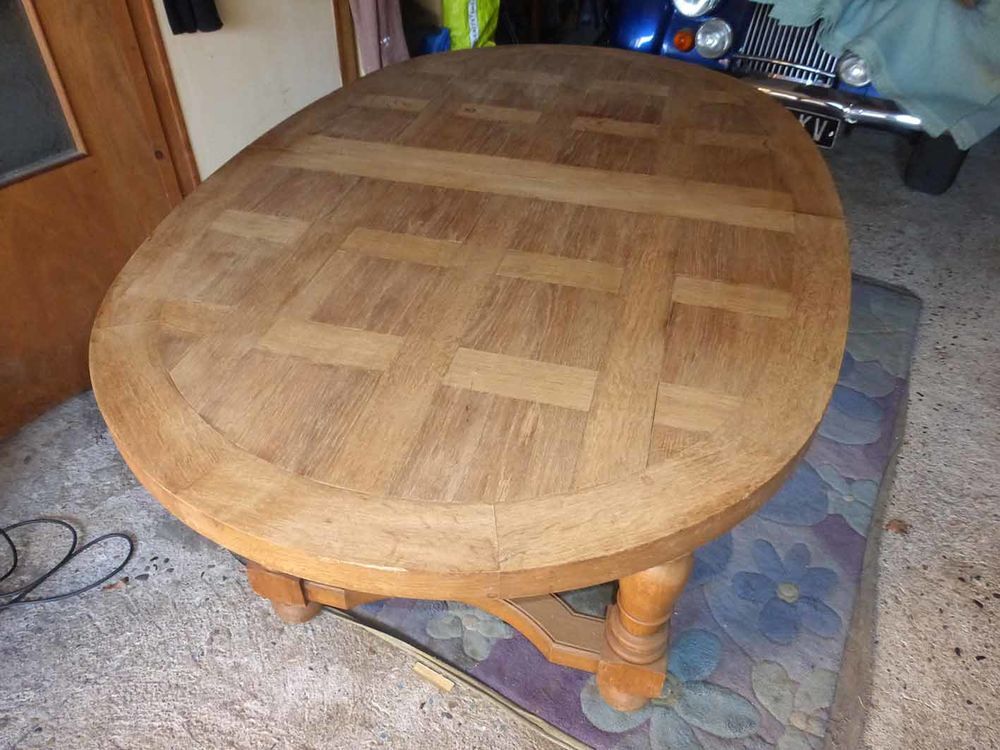 Table ovale ch&ecirc;ne massif marqueter Meubles