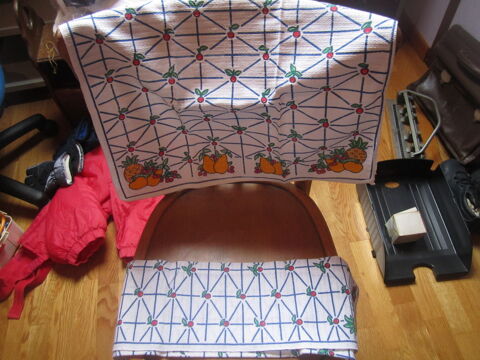 nappe et serviettes fond blanc motifs neuve 0 Mrignies (59)