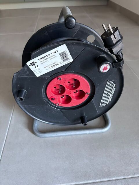 Rallonge électrique WURTH 40 m 3G1,5 - 16A 35 Corme-Écluse (17)