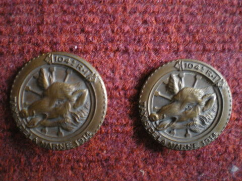 Insigne d'infanterie  du 104 RI 45 Caen (14)