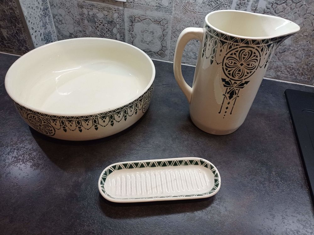 ENSEMBLE NECESSAIRE DE TOILETTE ANCIEN Décoration