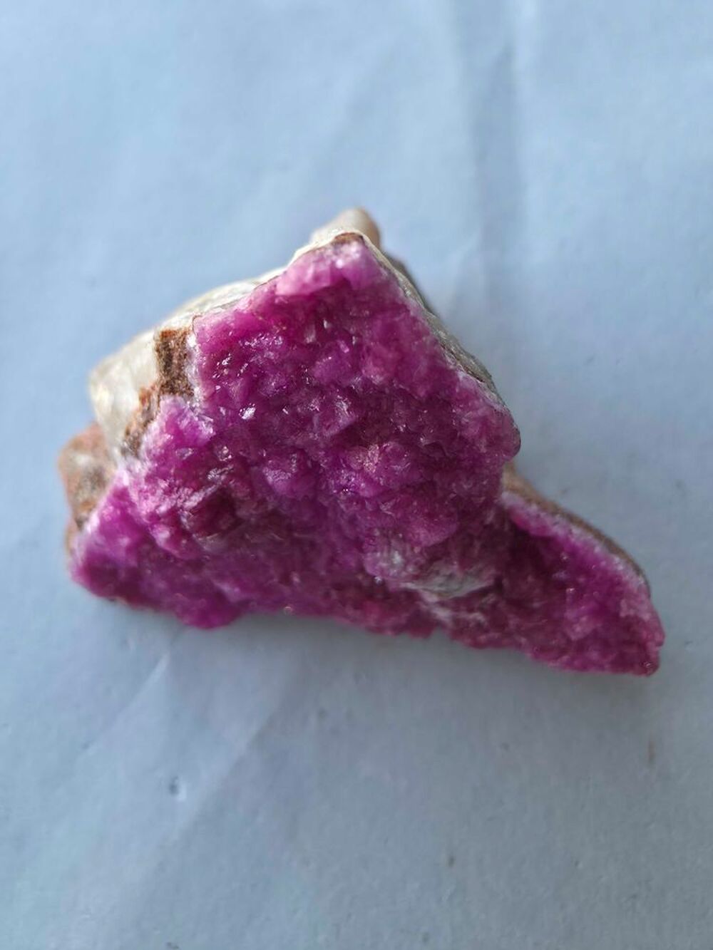 Sp&eacute;cimen Rare Calcite Cobaltif&egrave;re-Cristaux Fuchsia RDC 