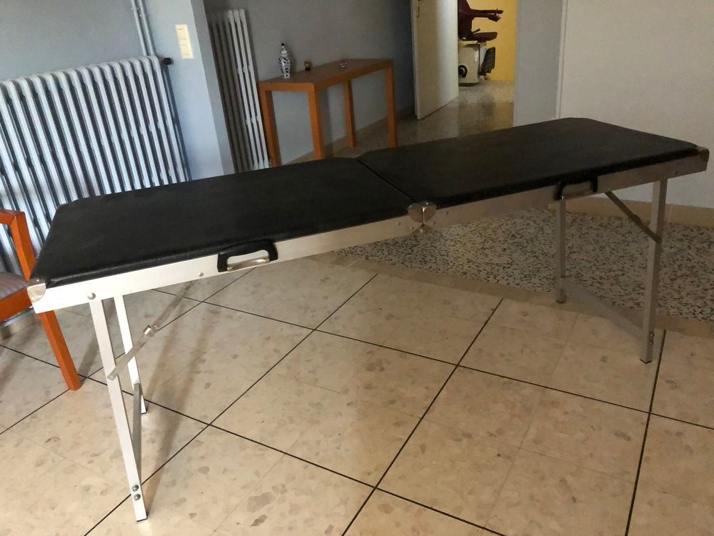 table de massage pliante en forme de valise Sports